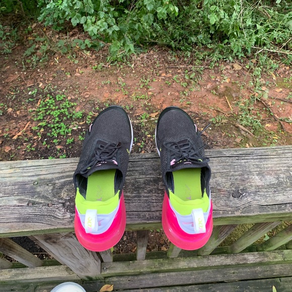 Wmns Nike Air Max 270 Sz (9.5 women) - Picture 4 of 8